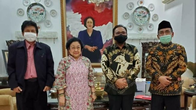 Temui Ketum PDIP, Menag Yaqut Dengarkan Cerita Berjam-jam Megawati