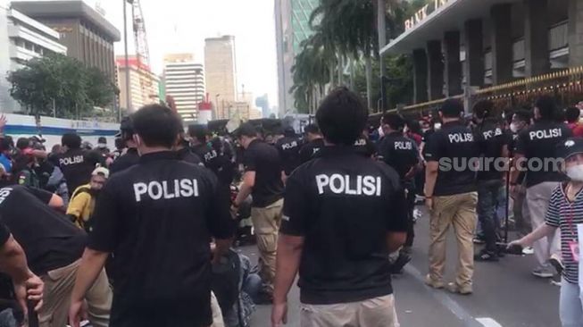 Polisi Bebaskan Kelompok Anarko yang Ditangkap Saat May Day