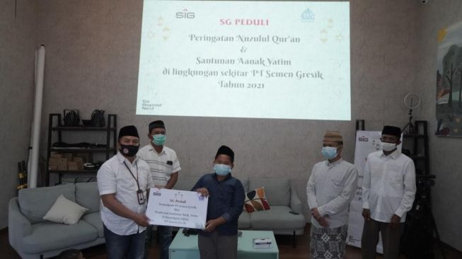 Semen Gresik Gelar Nuzulul Quran dan Santunan Anak Yatim