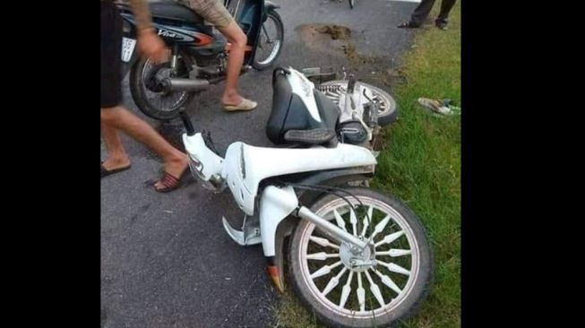 Diduga akibat Injak Kotoran Sapi, Pemotor Alami Kecelakaan hingga Jatuh