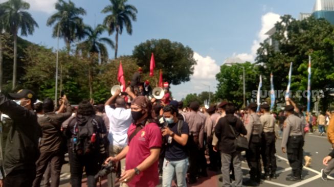 Aksi May Day di Jakarta Ricuh, 30 Orang Dibawa ke Polda