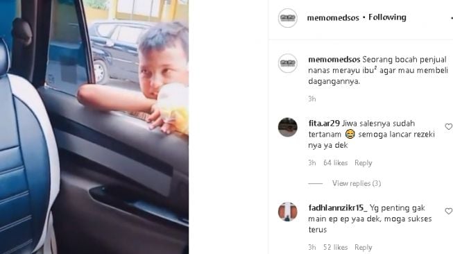 Aksi bocah penjual nanas merayu ibu-ibu (instagram.com/@memomedsos)