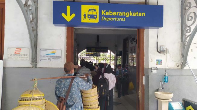 Larangan Mudik Lebaran, Kereta Lokal Bandung Raya Tetap Beroperasi