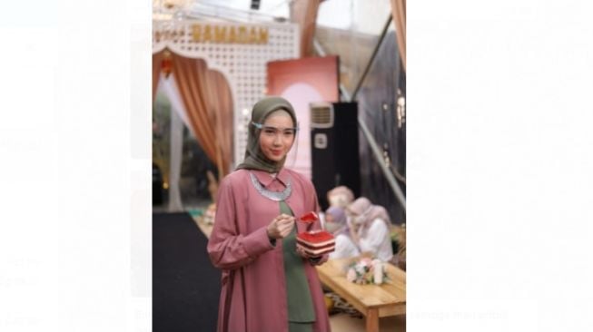 Unik! Ada Fashion Show Kolaborasi dengan Merek Kuliner Lokal. (Dok: Istimewa)