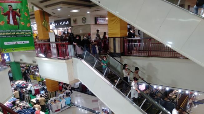 Lebaran Semakin Dekat, Pengunjung Mall BTM Bogor Makin Ramai