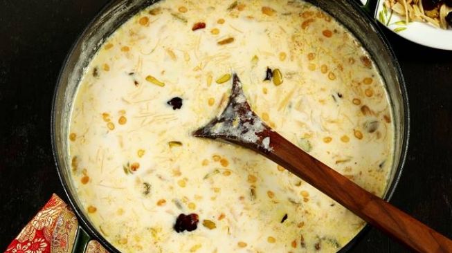 Sheer kurma, kudapan Idulfitri khas India. (indianhealthyrecipes.com)