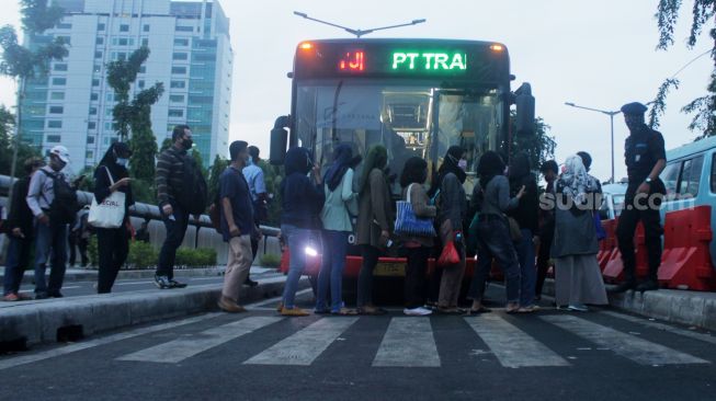 Dishub DKI Batasi Operasional TransJakarta hingga MRT Selama PPKM Mikro, Ini Jadwalnya