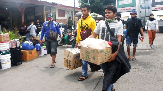 Pakai Lima Bus, 22 Penumpang Bisa Keluar Jakarta dari Terminal Kalideres