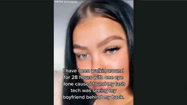 Pegawai Salon Jadi Selingkuhan Pacar, Wanita Ini Pilih Kabur saat Perawatan (tangkap layar The Sun, tiktok.com/@kacicassidy)
