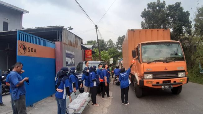 Tingkatkan Kepedulian Selama Ramadhan, PT SKA Indonesia Berbagi Takjil