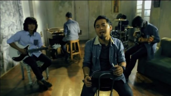 Hello Band. [YouTube/Nagaswara]