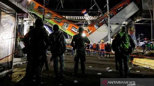 Sebuah Jalan Layang Kereta di Meksiko Ambruk, 23 Orang Tewas