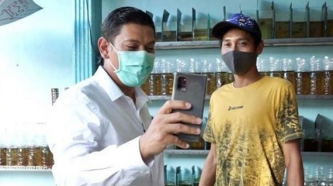 Wali Kota Kediri Promosikan Ikan Cupang Warga di Instagram Pribadinya