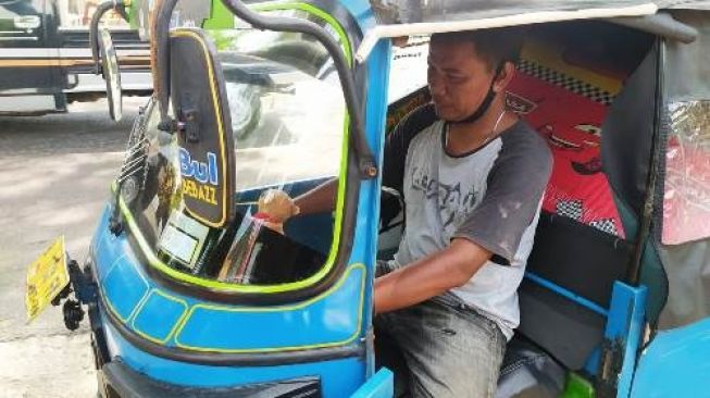 Nekat Mudik! Kisah Didik Mengendarai Bajaj dari Jakarta ke Boyolali