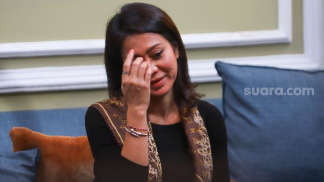 Masih Cinta, Alasan Vicky Zainal Tutupi Perlakuan Buruk Suami