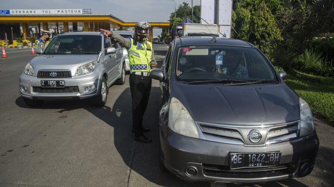 Operasi Ketupat 2021 Jabar: 12 Ribu Mobil Diputarbalik, Dua Orang Covid-19