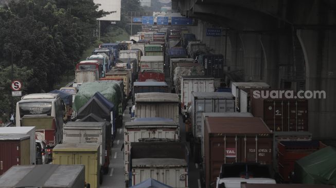 Tol Jakarta-Cikampek Berlakukan buka Tutup Sampai Kamis Besok, Imbas Proyek KCIC