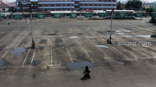 Suasana sepi Terminal Bekasi, Kota Bekasi, Kamis (6/5/2021). [Suara.com/Dian Latifah]