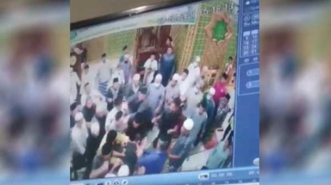 Viral Imam Masjid di Pekanbaru Dianiaya saat Pimpin Salat Subuh