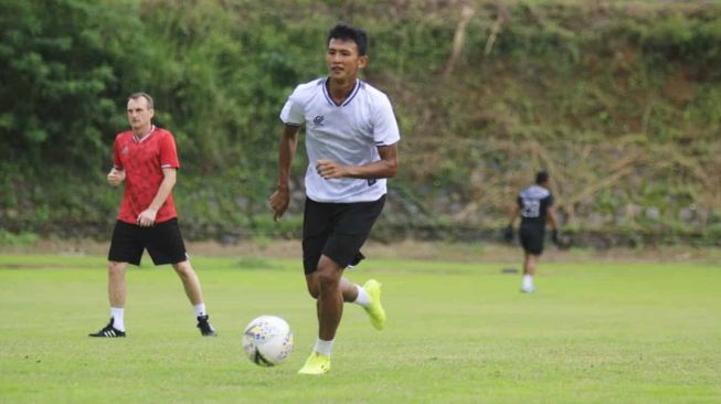 Profil Didik Wahyu, Pemain yang Lakukan Tekel Horor pada Alexis Messidoro