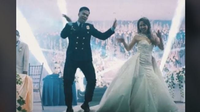 Viral Pengantin Cover Dance Lagu TWICE, Mempelai Pria Bikin Salah Fokus