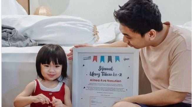 Bikin Iri! Anaknya Ulang Tahun, Raditya Dika Hadiahi Saham