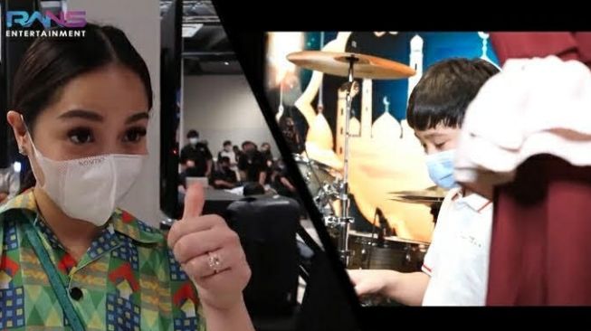 Momen Rafathar manggung pertama kali. [YouTube/Rans Entertainment]