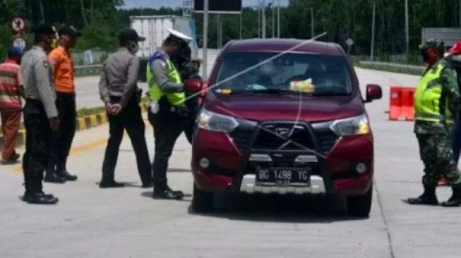 Pemberlakuan Larangan Mudik, Polisi Putar Balik 613 Kendaraan di Sumut