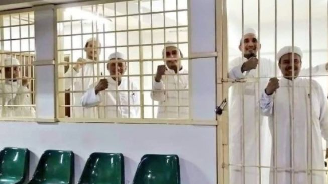 Unggah Foto Rizieq di Penjara, Guntur: Tampak Bahagia, Semoga Betah