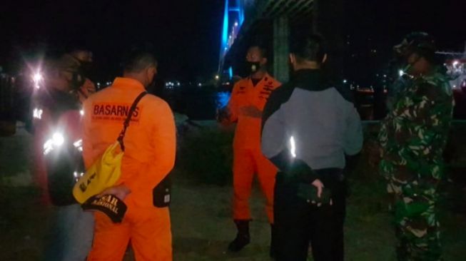 Tragis, Pemuda Sungai Kapih Lompat dari Jembatan Mahkota II di Depan Ibunya