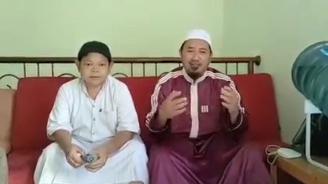 Potret terbaru Ony Syahrial. (YouTube/Assunnah Lembang)