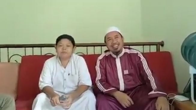 Potret terbaru Ony Syahrial. (YouTube/Assunnah Lembang)