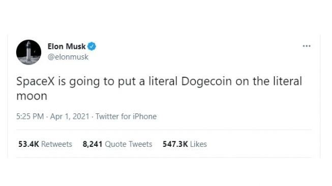 Cuitan Elon Musk siap menerima pembayaran SpaceX misi ke Bulan dengan Dogecoin. [Twitter]