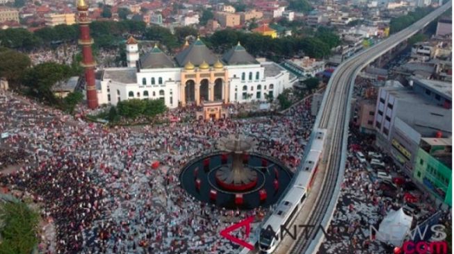 Berbeda Pendapat Gelar Salat Id, Status Zona Covid 19 atau Level Masjid