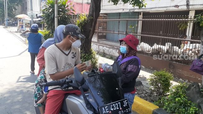 Sehari Raup Rp15 Juta Sebelum Corona, Jasa Penukar Uang Kini Gigit Jari