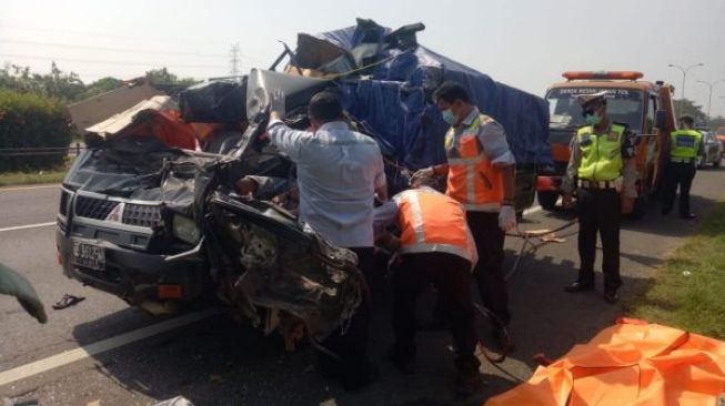 Kecelakaan Maut di Tol Tangerang-Merak, 2 Penumpang Tewas