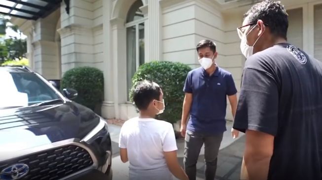 Lewat Mobil Barunya, Sandiaga Uno Ajak Masyarakat Belanjakan Uang