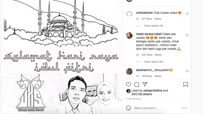 Unggadah Ustadz Abdul Somad dengan Istri saat mengucapkan selamat Idul Fitri. [Instagram/@ustadzabdulsomad]