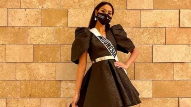 Potret Ayu Maulida Putri di Karantina Miss Universe 2020. [Instagram/ayumaulida97]