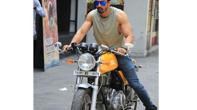 Aktor Bollywood Harshvardhan Rane barter motor kesayangannya dengan alat medis (Cartoq)