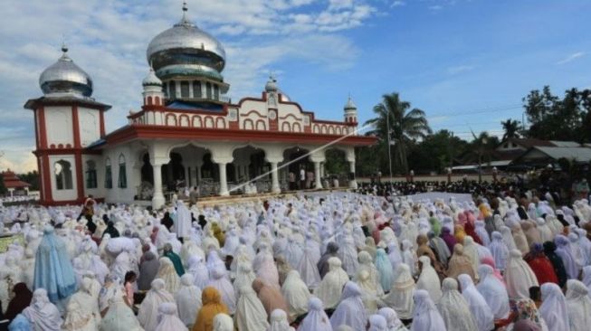 Ribuan Jemaah Tarikat Syattariyah di Aceh Shalat Idul Fitri Hari Ini