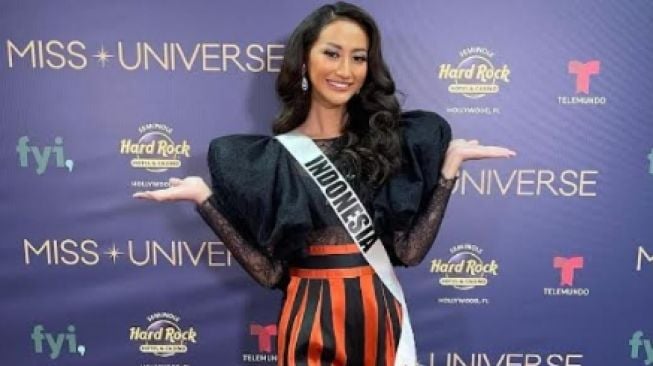 Potret Ayu Maulida Putri di Karantina Miss Universe 2020. [Instagram/ayumaulida97]