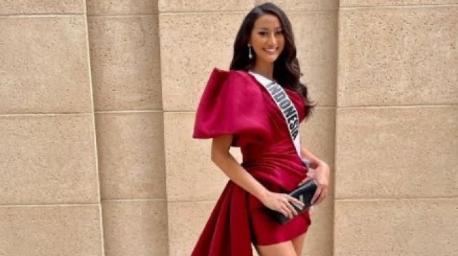 Potret Ayu Maulida Putri di Karantina Miss Universe 2020. [Instagram/ayumaulida97]