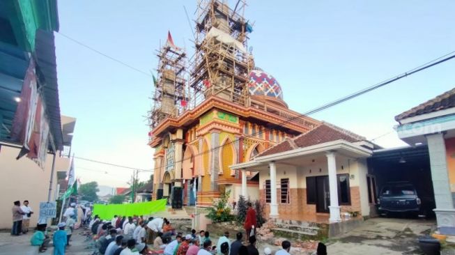 Suasana Salat Idul Fitri di Kawasan Terdampak Gempa Kabupaten Malang