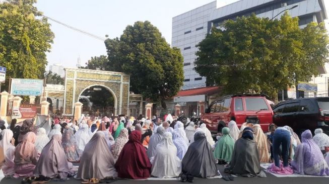 Pemerintah Izinkan Salat Id Idul Fitri di Masjid atau Lapangan Terbuka