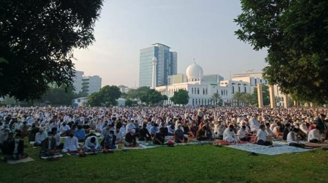 Salat Id di Masjid Al Azhar Tetap Jalankan Protokol Kesehatan