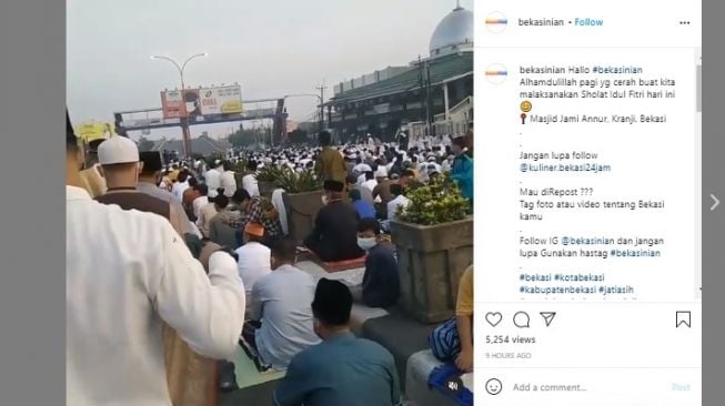 Beredar video Salat Id tanpa jaga jarak di Bekasi.[Instagram/@bekasinian]