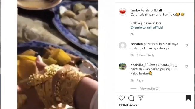 Emak-emak pamer emas saat Lebaran (instagram.com/@lambe_turah_officiall)