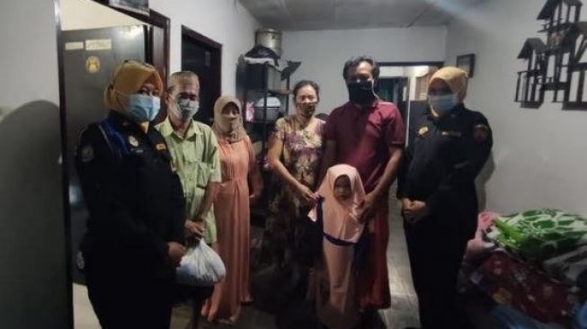 Ya Allah! Lebaran, Bocah 5 Tahun di Surabaya Ini Dibuang Ibunya di Jalanan