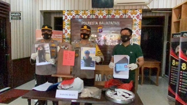 Alami Tekanan Kejiwaan, Pelaku Perusakan Fasilitas Masjid Dibawa ke RS Jiwa
